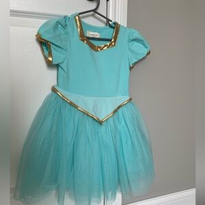 EUC Taylor Joelle Jasmine Dress